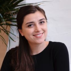 Kathryn Mayer Kathryn Mayer, Photo